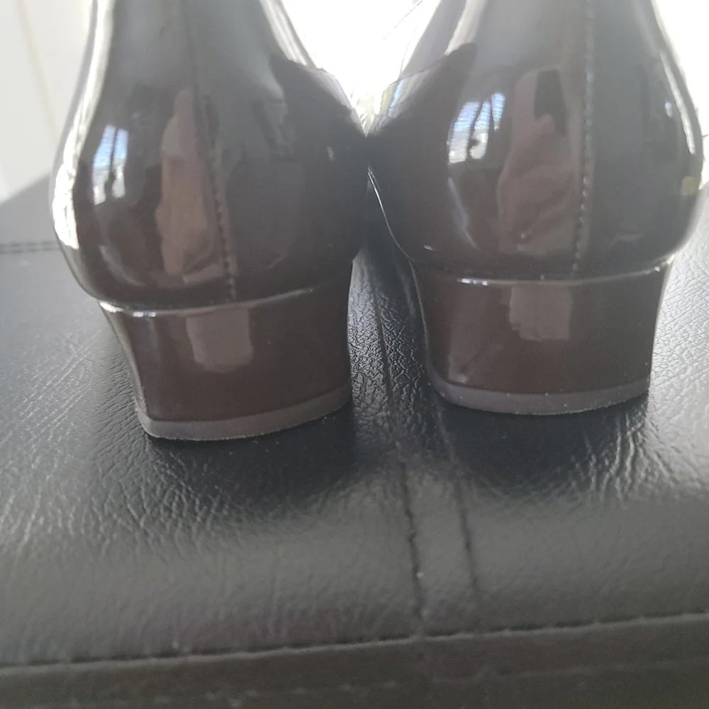 Salvatore Ferragamo Black Patent Flats Sz 10
